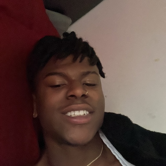 Meet your Posher, Kell - Picture 2 of 2